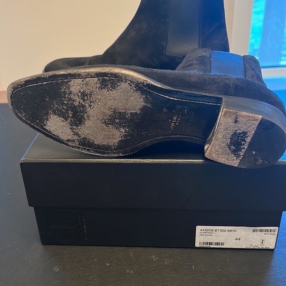 Selling my size 44 (US 11) Yves Saint Lauren (YSL) Wyatt Chelsea boots in Black - Picture 7 of 10